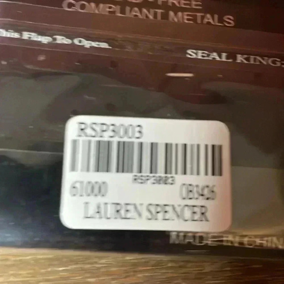 “I ❤️ Vegas” Genuine Austrian Crystal Brooch - Picture 4 of 4